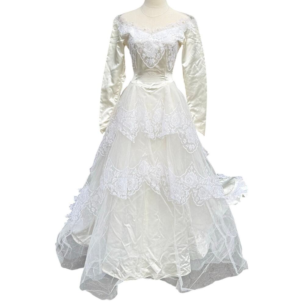 Vintage 50s Women's XS Wedding Dress Satin Lace Wedding Dress Chapel Train - Picture 1 of 11